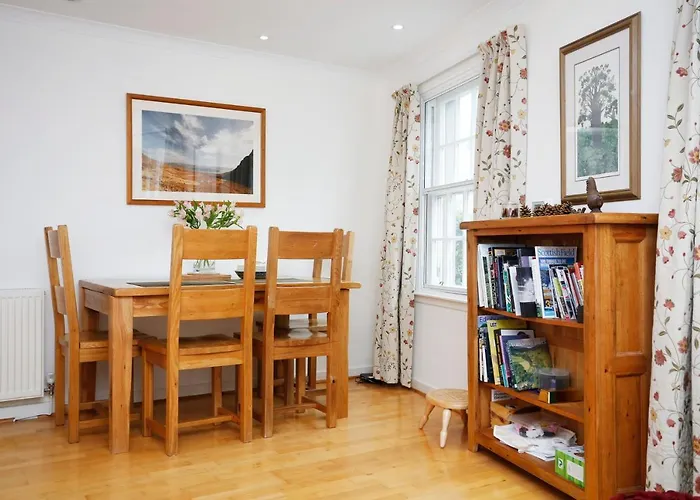 Edinburgh Mews Apartment